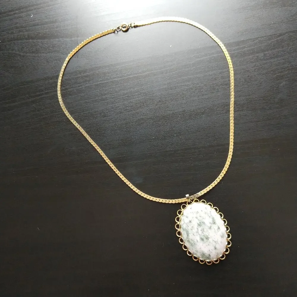 Statement Necklace large Jasper-like Stone Pendant gold flat chain NOS princess